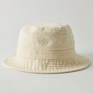Aritzia TNA bucket hat